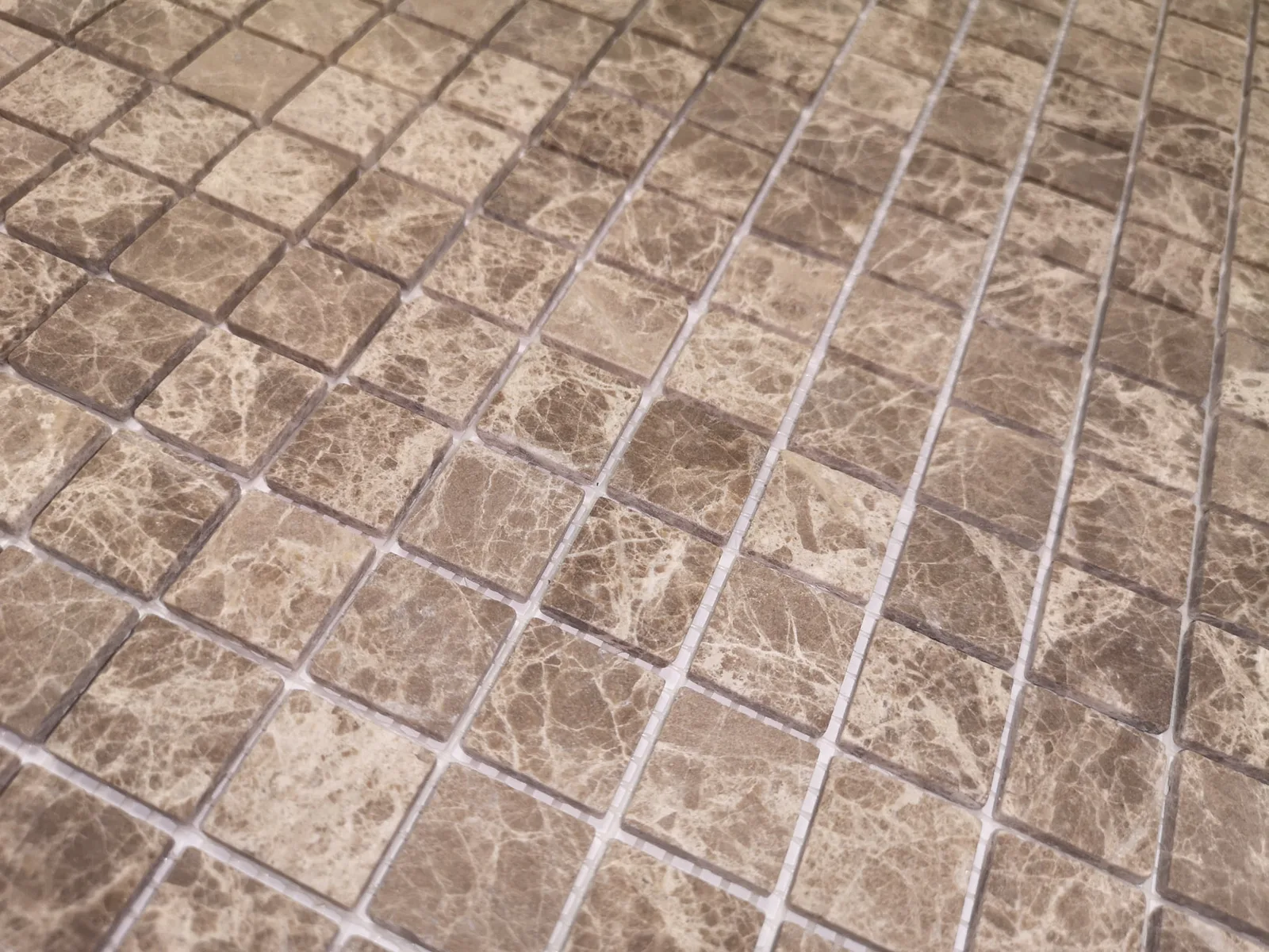 Emperador Light MAT 23x23x4 (PET) CAT-c997a242a3d3c921
