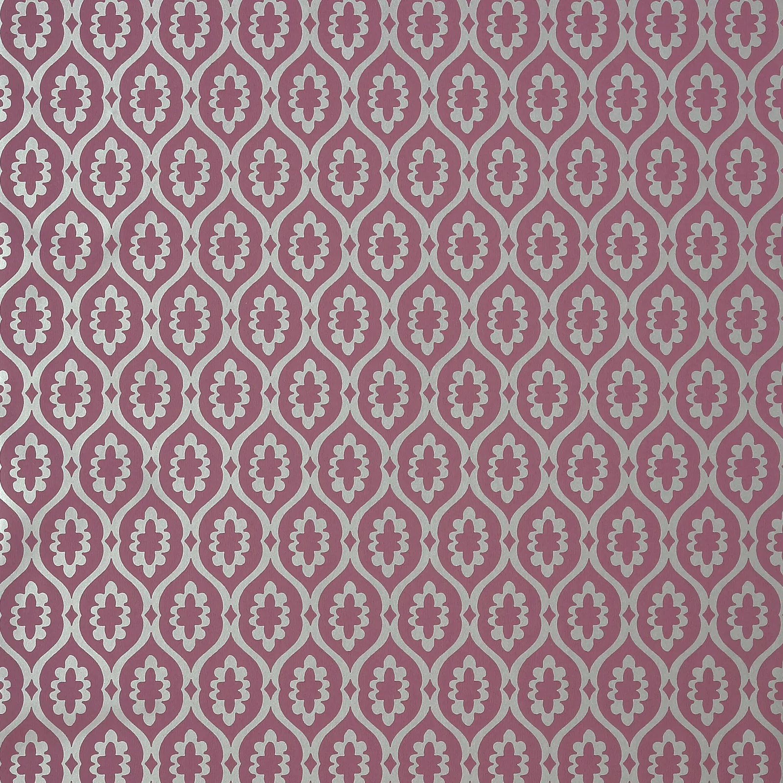 LUCAS - Plum on Metallic Silver T13049